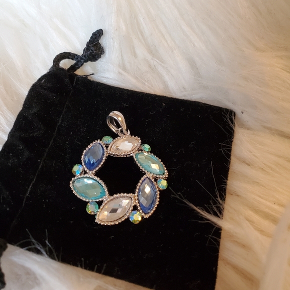 Beautiful Blue Pendant - Picture 1 of 3